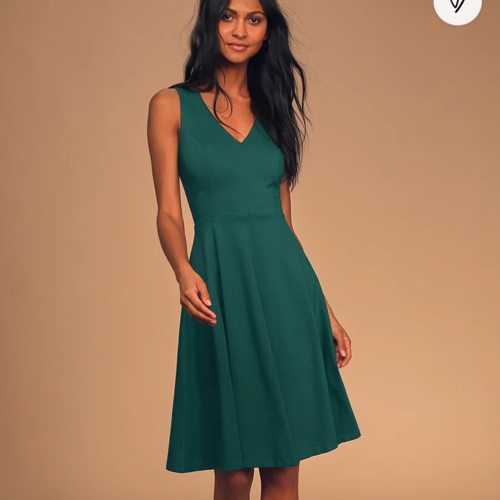 Lulu’s green midi dress